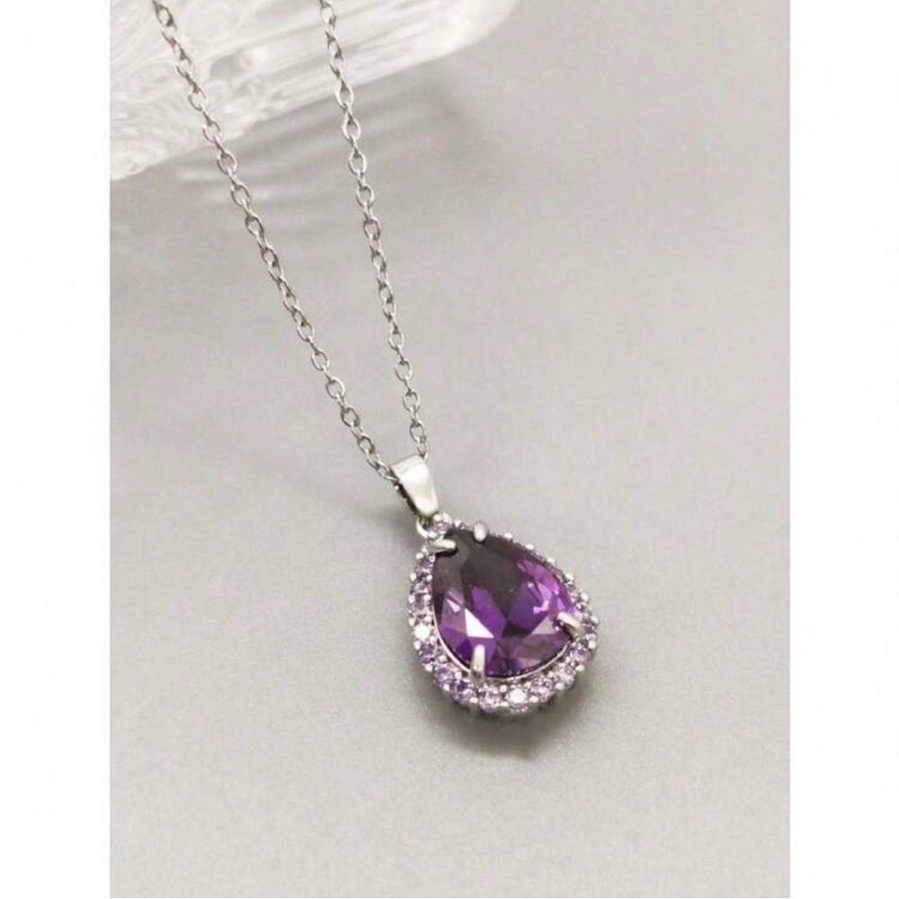 Elegant Purple Teardrop Pendant Necklace